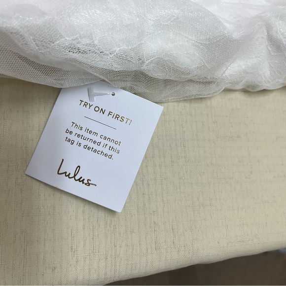 NWT Lulus XL white lace pearl beaded bodice wedding dress - Picture 6 of 15